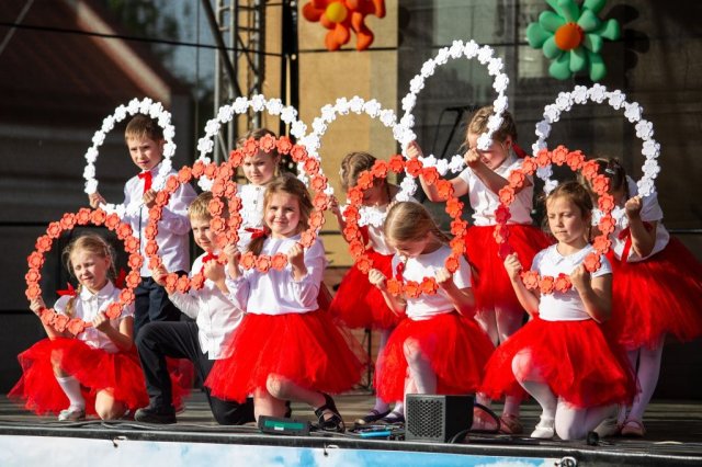 b_1024_768_0_00_images_2023_2024_WYDARZENIA_GMINNY_3MAJA_440005840_122143232234105220_2239048188856437012_n